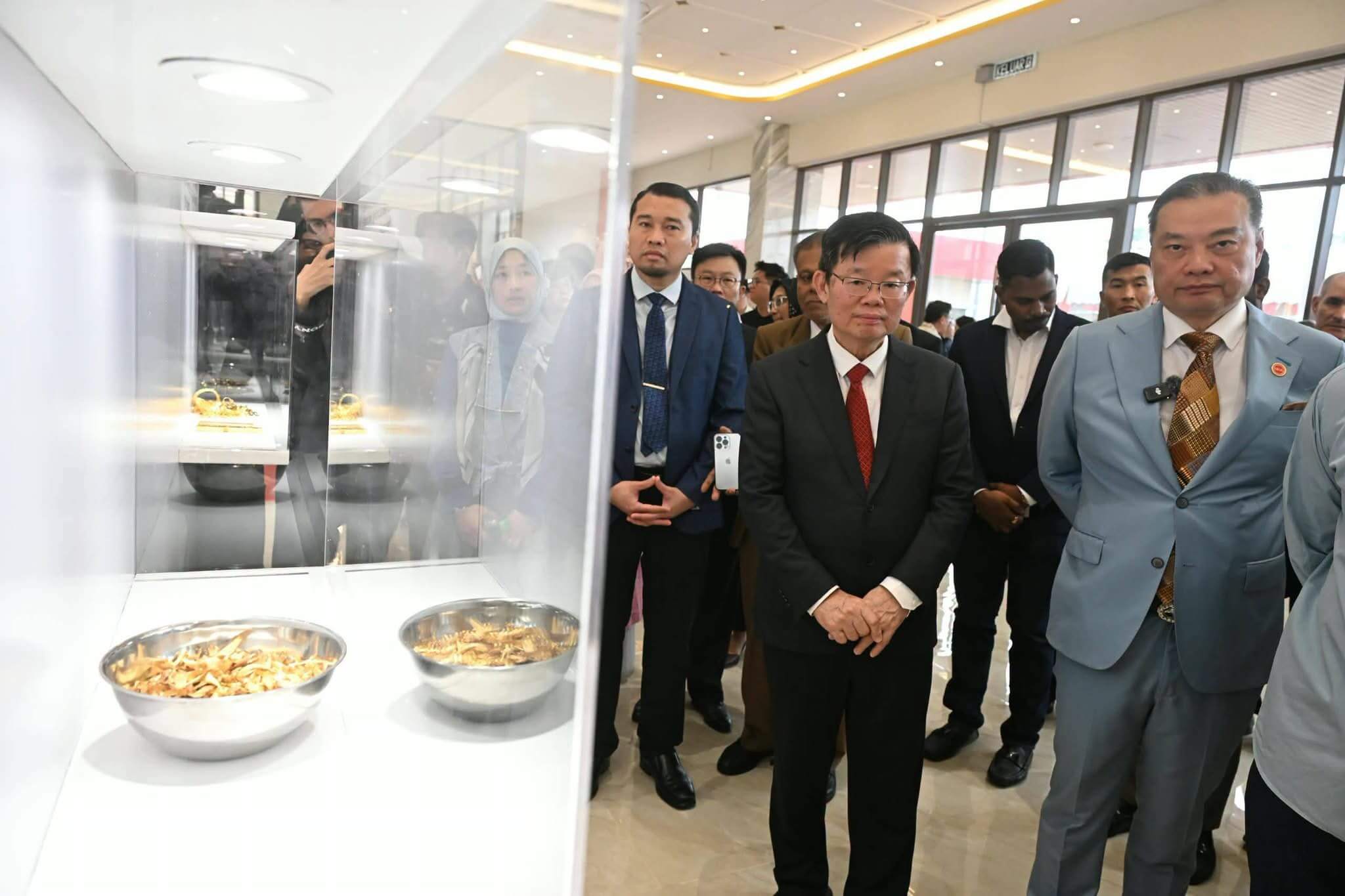 grand opening public gold refinery 04